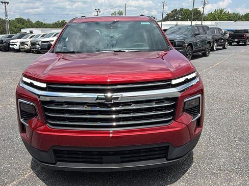 New 2026 Chevrolet Traverse LT w/ Sun and Wheel Package FWD image 2