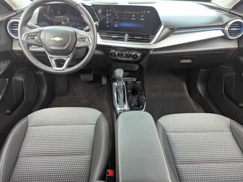 Certified 2024 Chevrolet Trax LT w/ Driver Confidence Package image 16