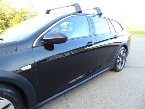 Used 2018 Buick Regal Essence w/ Driver Confidence Package #1 AWD/4WD image 31
