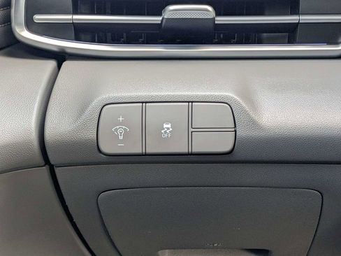 Used 2025 Hyundai Elantra SEL image 19