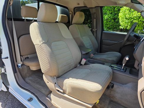 Used 2016 Nissan Frontier SV RWD image 22