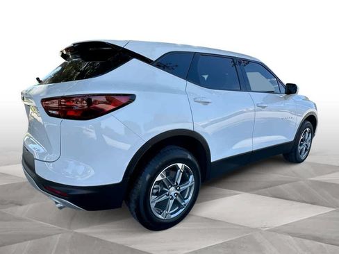 Used 2024 Chevrolet Blazer LT FWD image 8
