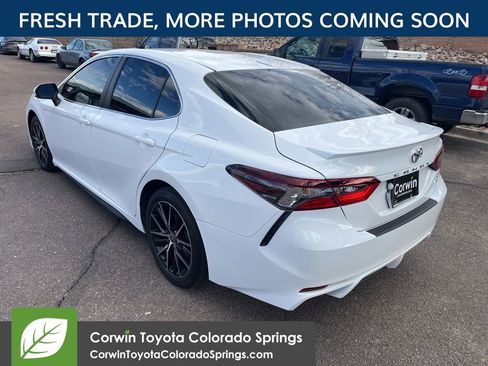 Used 2023 Toyota Camry SE image 5