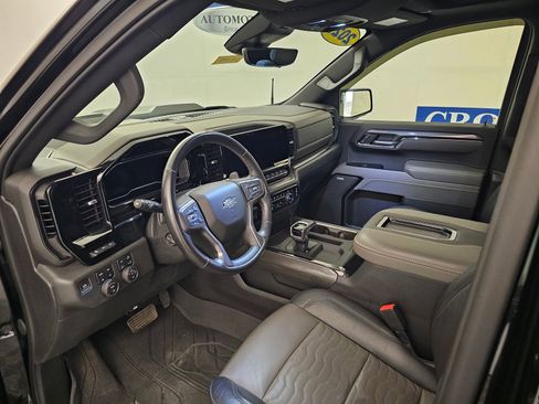 Used 2022 Chevrolet Silverado 1500 ZR2 w/ Technology Package AWD/4WD image 11