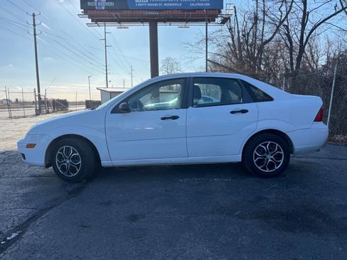 Used 2007 Ford Focus S image 2