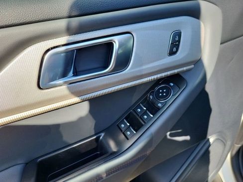 New 2026 Ford Explorer Active w/ Active Comfort Package image 15