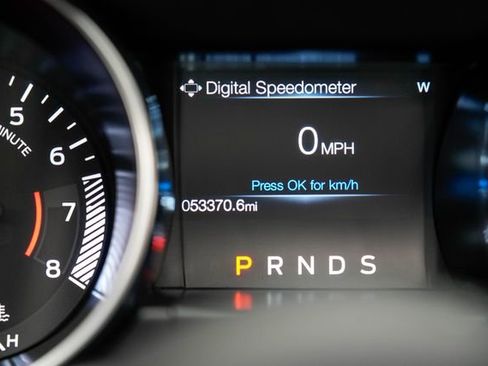 Used 2020 Ford Mustang Convertible RWD image 32