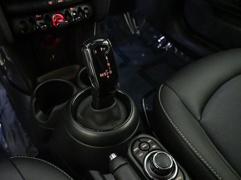 Certified 2024 MINI Cooper 2-Door Hardtop w/ Storage Package FWD image 20