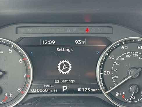 Used 2023 Mitsubishi Outlander SE FWD image 12