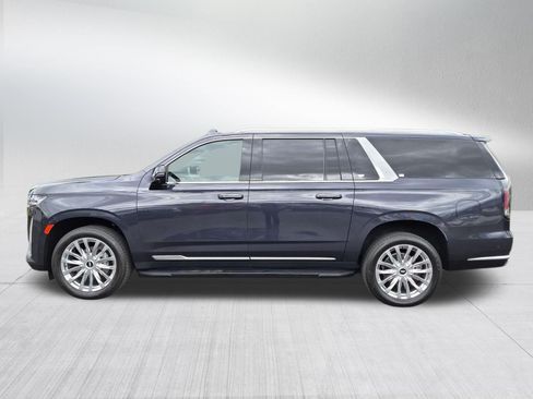 Used 2022 Cadillac Escalade ESV Premium Luxury AWD/4WD image 2