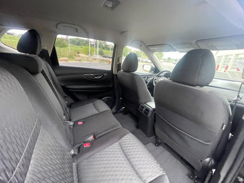 Used 2019 Nissan Rogue SV w/ Premium Package FWD image 11