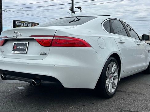 Used 2016 Jaguar XF Premium image 7