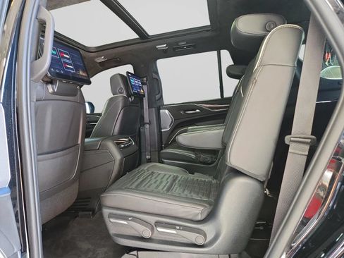 Used 2023 Cadillac Escalade Sport Platinum w/ LPO, ONYX Package AWD/4WD image 25