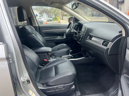 Used 2019 Mitsubishi Outlander SEL FWD image 31