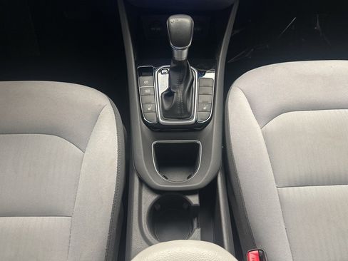 Used 2022 Hyundai Ioniq SE image 21