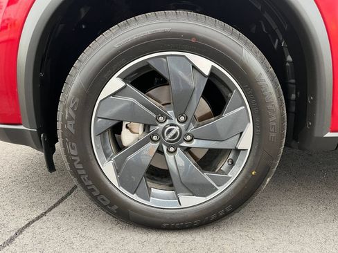 Used 2025 Nissan Rogue SV AWD/4WD image 35
