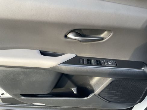 Used 2025 Lexus UX 300h AWD image 33