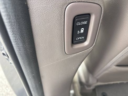 Used 2016 Honda Odyssey EX-L image 18
