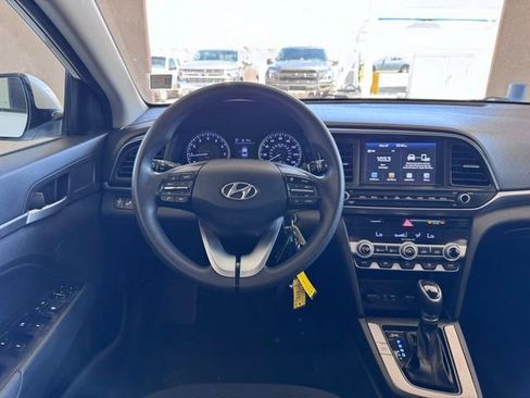 Used 2020 Hyundai Elantra SEL w/ Cargo Package (C1) FWD image 14