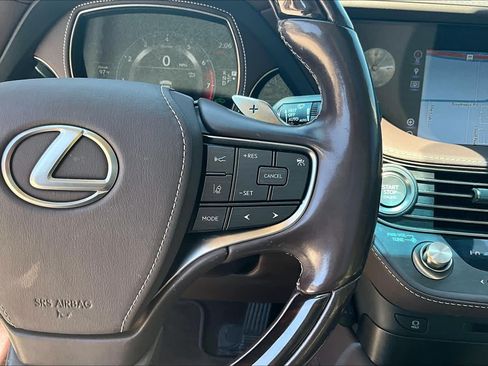 Used 2018 Lexus LS 500 w/ Luxury Package RWD image 23