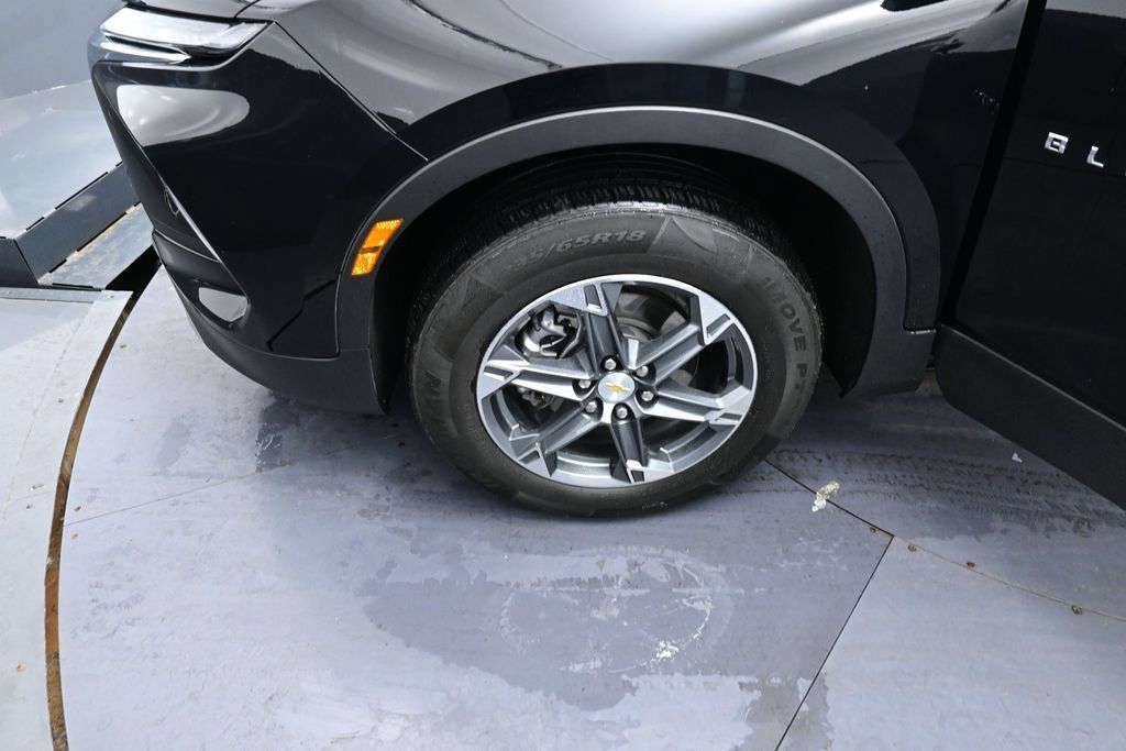 Used 2025 Chevrolet Blazer LT FWD image 14
