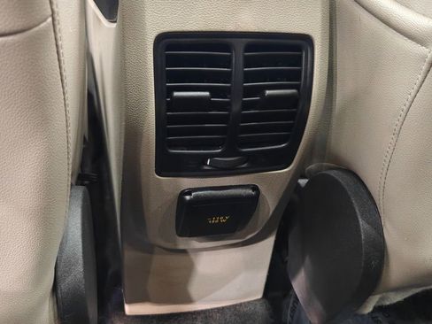 Used 2017 Ford Escape Titanium w/ Equipment Group 301A AWD/4WD image 32