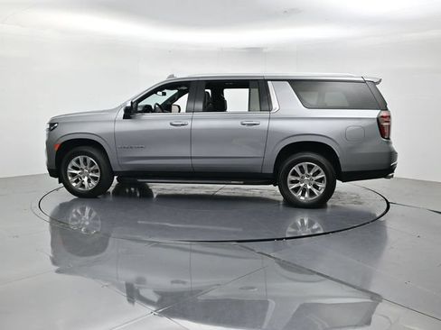 Used 2024 Chevrolet Suburban Premier AWD/4WD image 7