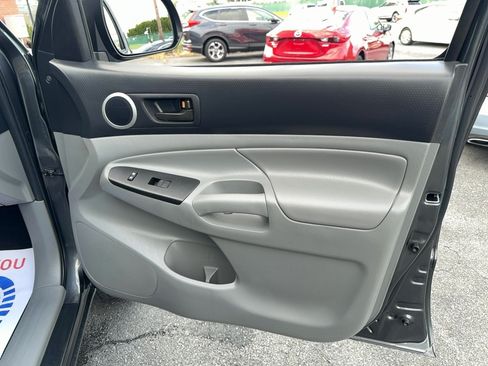 Used 2012 Toyota Tacoma 4x4 Double Cab w/ TRD Off-Road Pkg image 21