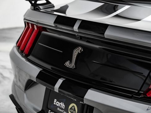 Used 2022 Ford Mustang Shelby GT500 w/ Carbon Fiber Track Pack RWD image 19