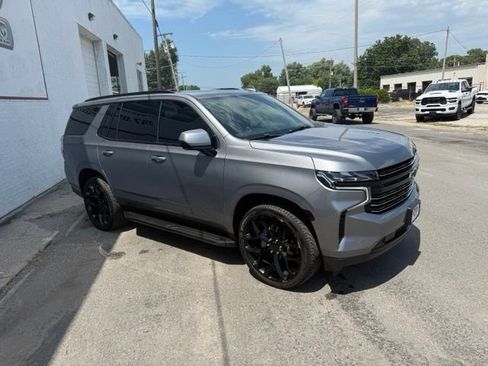 Used 2021 Chevrolet Tahoe LT w/ Rear Media and Nav Package AWD/4WD image 3