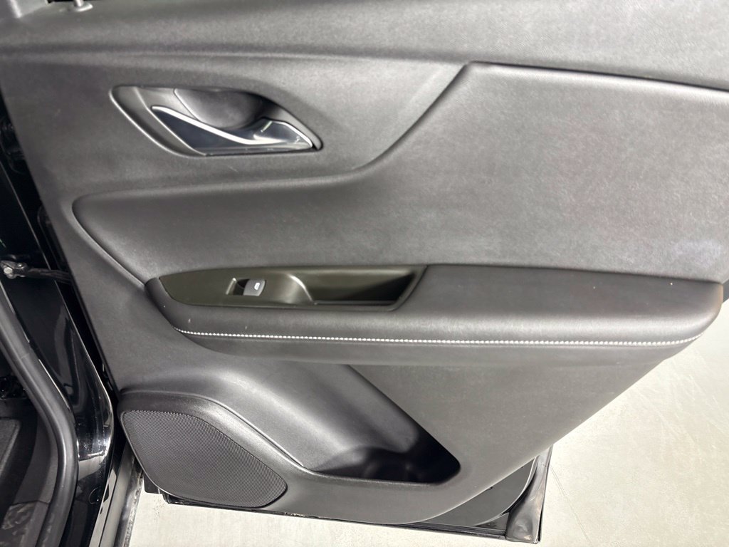 Used 2025 Chevrolet Blazer LT FWD image 18