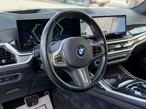 Used 2024 BMW X7 xDrive40i w/ M Sport Package AWD/4WD image 21