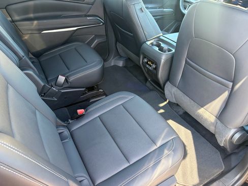 Used 2025 Chevrolet Traverse LT AWD/4WD image 29
