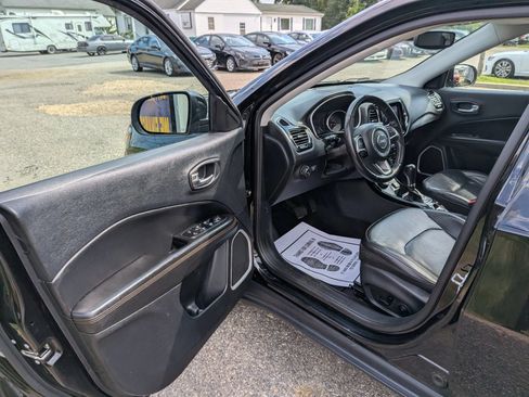 Used 2019 Jeep Compass Limited AWD/4WD image 21