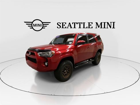 Used 2015 Toyota 4Runner SR5 image 5