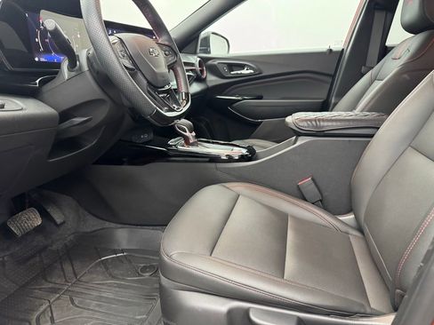 Used 2024 Chevrolet Trax RS w/ Driver Confidence Package image 16