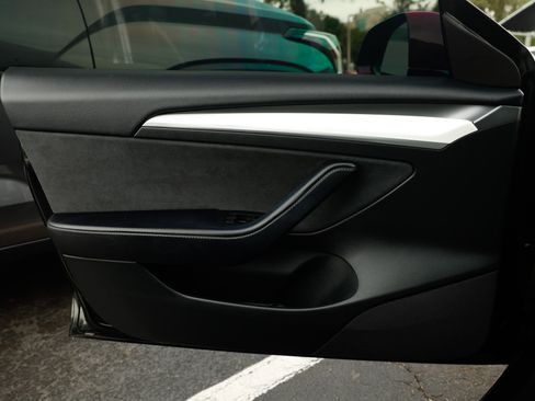 Used 2023 Tesla Model 3 Standard Range RWD image 47