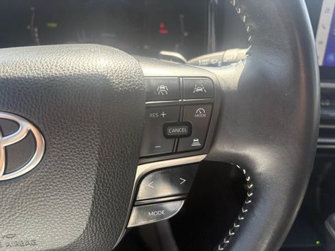Used 2025 Toyota Camry SE FWD image 24