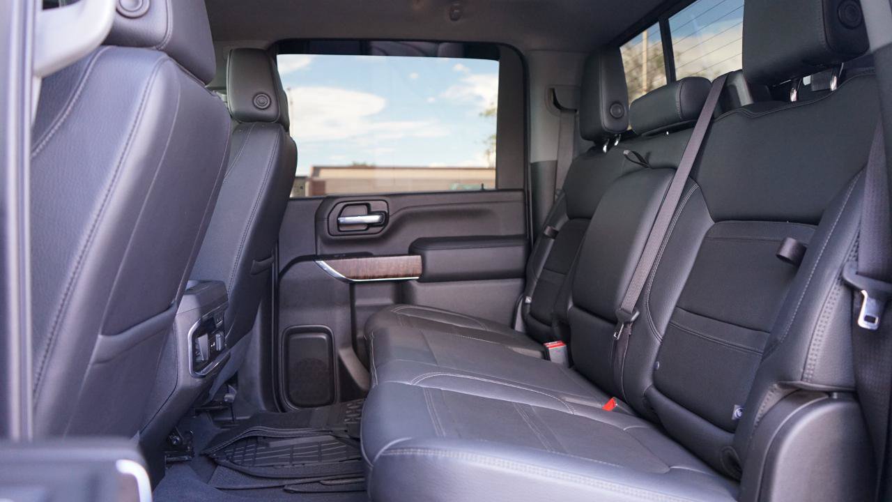 Used 2023 GMC Sierra 2500 Denali w/ Denali Black Diamond Edition AWD/4WD image 27