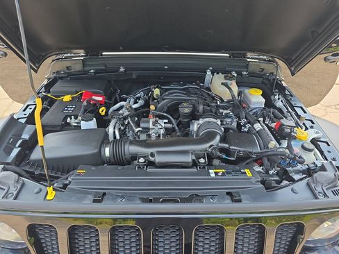 Used 2022 Jeep Wrangler Sport AWD/4WD image 28