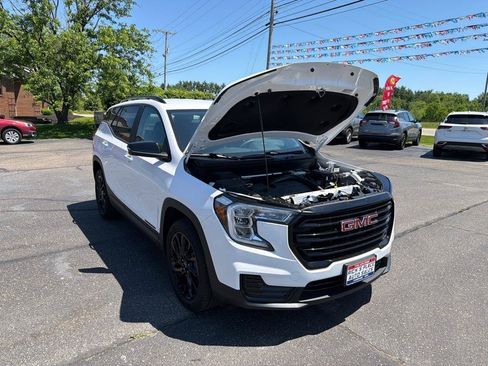 Used 2024 GMC Terrain SLE w/ Driver Convenience Package AWD/4WD image 31
