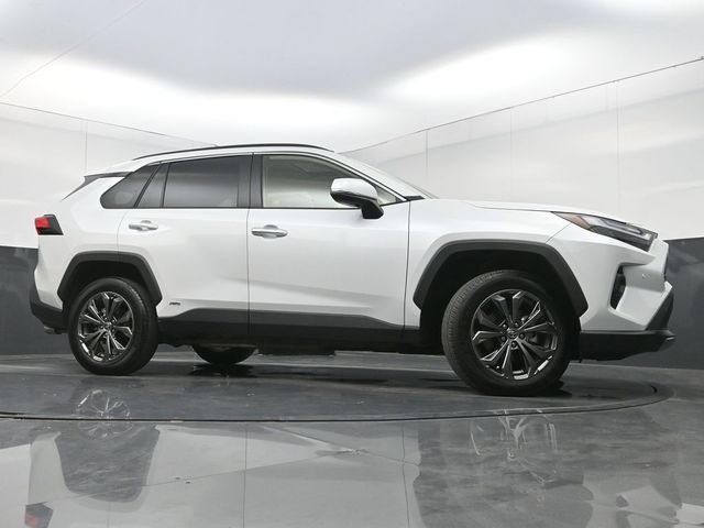 Used 2025 Toyota RAV4 Limited AWD/4WD image 32