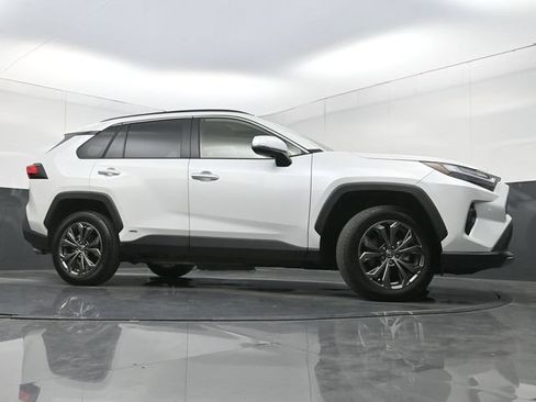 Used 2025 Toyota RAV4 Limited AWD/4WD image 32