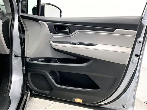 Used 2023 Honda Odyssey EX-L image 19