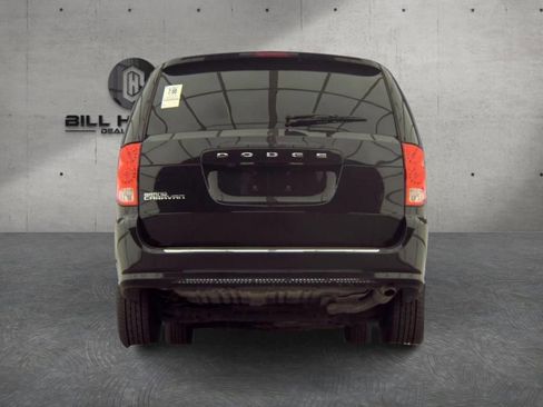 Used 2018 Dodge Grand Caravan SE FWD image 4
