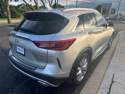 Used 2019 INFINITI QX50 Luxe w/ Navigation Package FWD image 6