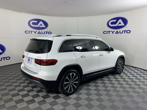 Used 2022 Mercedes-Benz GLB 250 4MATIC w/ Premium Package Lite image 3