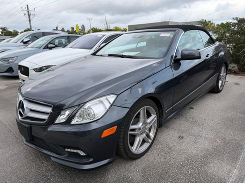 Used 2011 Mercedes-Benz E 550 Cabriolet image 3