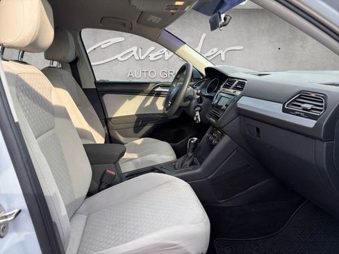 Used 2018 Volkswagen Tiguan S image 24
