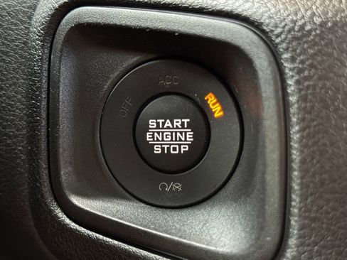 Used 2025 Jeep Wrangler Unlimited Sport AWD/4WD image 23